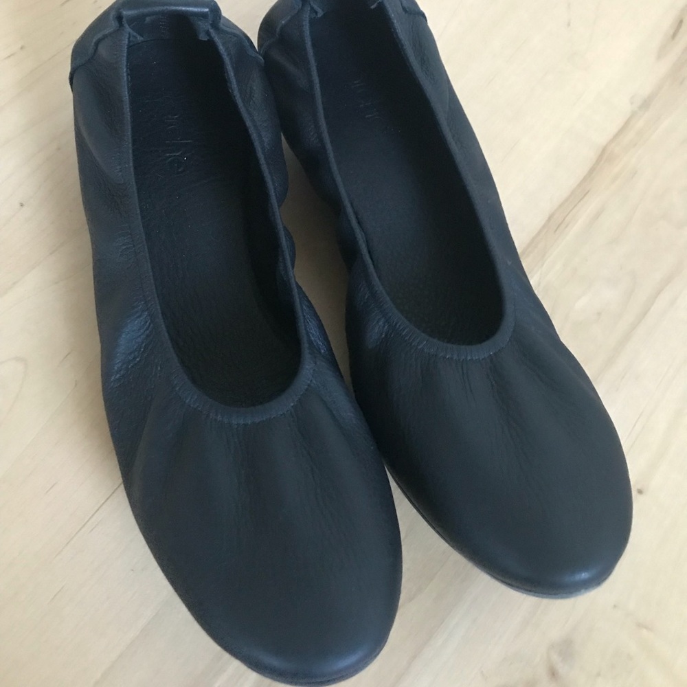 Soft leather ballet shoes